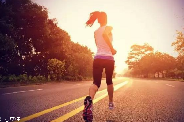 跑步胸口痛的常見原因有六 跑步胸口痛的常見原因有六