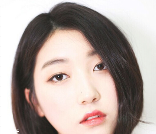 怎么快速學(xué)會(huì)化妝 最簡(jiǎn)單眼妝畫法教程