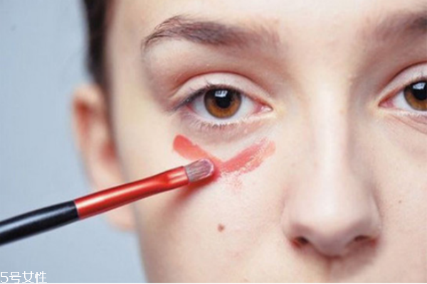 遮瑕膏可以遮住吻痕嗎 最全遮瑕膏使用方法技巧 遮瑕膏可以遮住吻痕嗎 最全遮瑕膏使用方法技巧