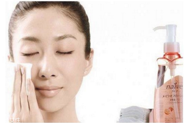 卸妝油天天用好嗎 卸妝油天天用的危害 卸妝油天天用好嗎 卸妝油天天用的危害