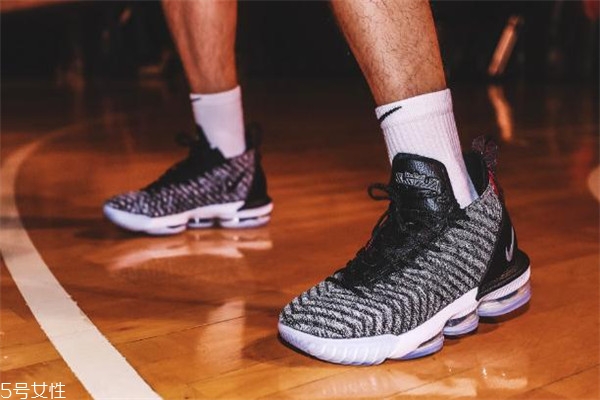 nike lebron 16詹姆斯16實(shí)戰(zhàn)測評 很有看點(diǎn)