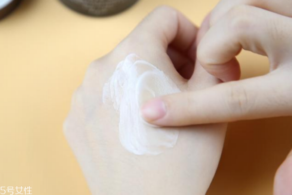 馥蕾詩(shī)緊身衣面霜怎么樣 給臉?biāo)軅€(gè)形 馥蕾詩(shī)緊身衣面霜怎么樣 給臉?biāo)軅€(gè)形