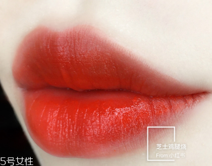 阿瑪尼紅管401和402哪個好看 阿瑪尼紅管401402試色 阿瑪尼紅管401和402哪個好看 阿瑪尼紅管401402試色