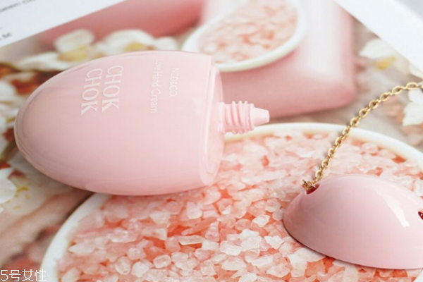 護(hù)手霜哪個(gè)牌子性價(jià)比高 5款網(wǎng)紅級(jí)爆款韓妞都在囤貨