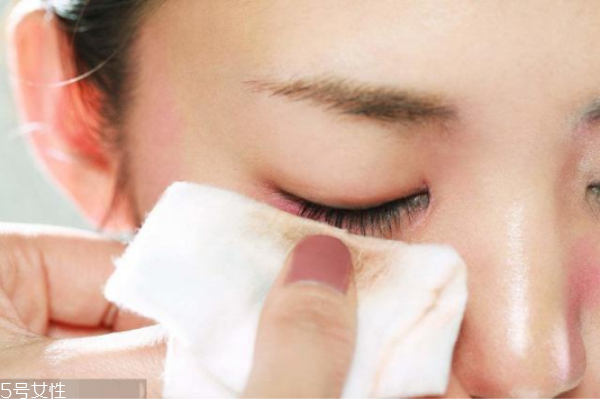 為什么要卸妝 關(guān)于卸妝的重要性 為什么要卸妝 關(guān)于卸妝的重要性