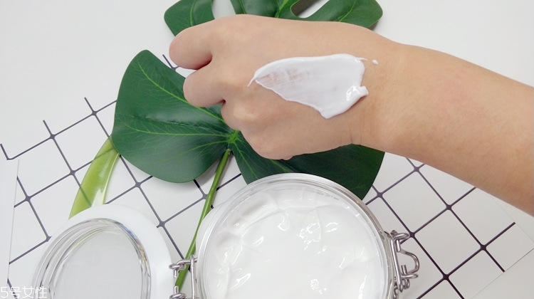 佰草集大白泥好用嗎 海藍之謎美白面膜的平價替代 佰草集大白泥好用嗎 海藍之謎美白面膜的平價替代