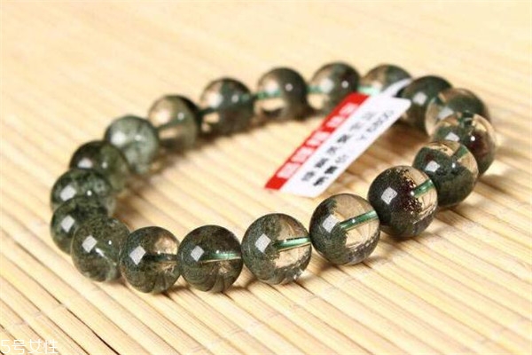 綠幽靈水晶適合什么人戴 這幾類(lèi)人效果明顯 綠幽靈水晶適合什么人戴 這幾類(lèi)人效果明顯