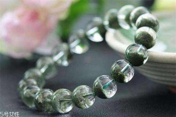 綠幽靈水晶適合什么人戴 這幾類(lèi)人效果明顯 綠幽靈水晶適合什么人戴 這幾類(lèi)人效果明顯