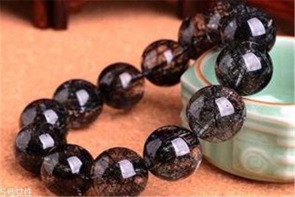 黑發(fā)晶的功效與作用 可作護身符