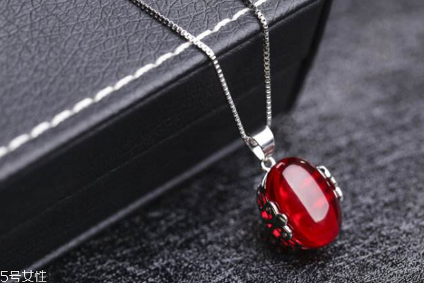 紅寶石項(xiàng)鏈多少錢 價格差異很大