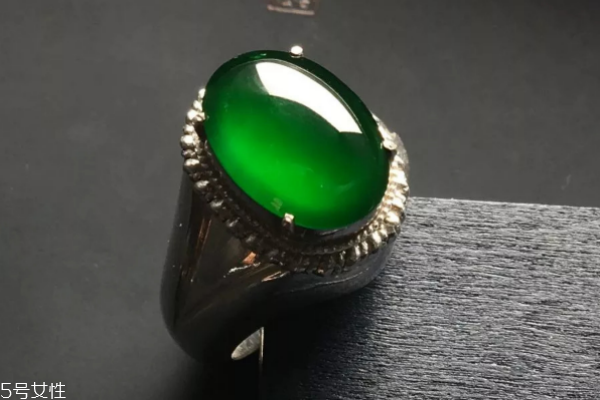 帝王綠翡翠怎么鑒定 學(xué)會辨認(rèn)真假 帝王綠翡翠怎么鑒定 學(xué)會辨認(rèn)真假