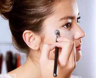 遮瑕霜哪個(gè)牌子好用 遮瑕霜的正確使用方法 遮瑕霜哪個(gè)牌子好用 遮瑕霜的正確使用方法