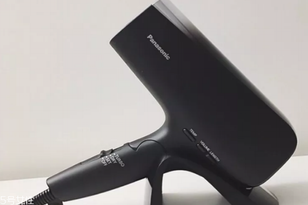 吹風(fēng)機哪個牌子好 10款真正平價又不輸大牌的好物 吹風(fēng)機哪個牌子好 10款真正平價又不輸大牌的好物