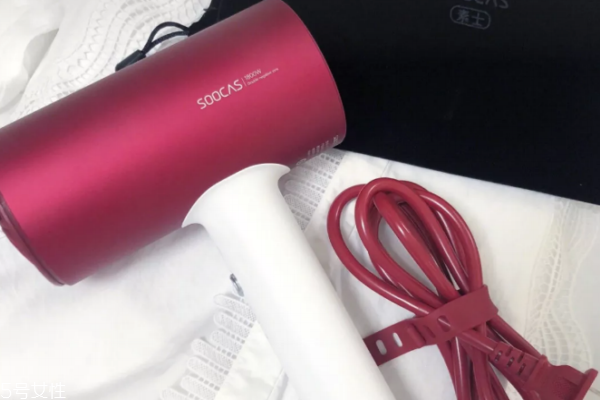 吹風(fēng)機哪個牌子好 10款真正平價又不輸大牌的好物 吹風(fēng)機哪個牌子好 10款真正平價又不輸大牌的好物