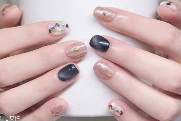 貓眼美甲怎么做法 3大色系秋冬貓眼美甲2018 貓眼美甲怎么做法 3大色系秋冬貓眼美甲2018