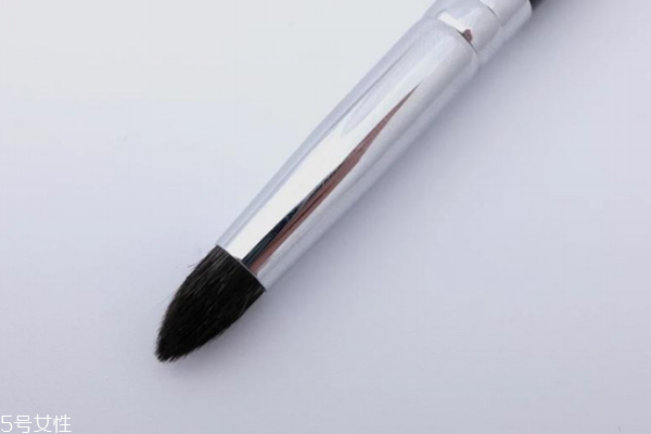 怎么挑選眼影刷 3個(gè)維度挑對眼影刷