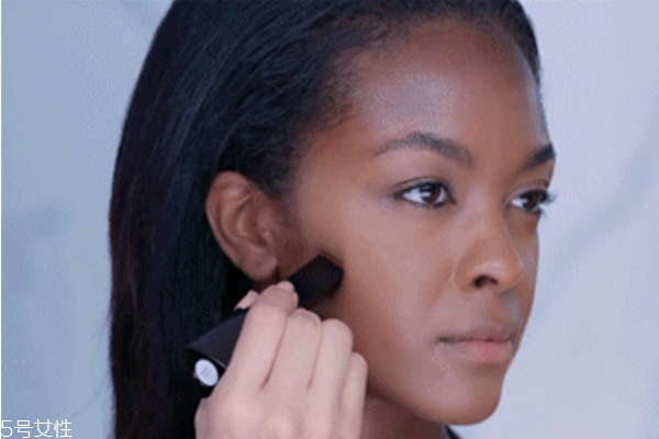 粉底棒怎么用 粉底棒使用方法 粉底棒怎么用 粉底棒使用方法