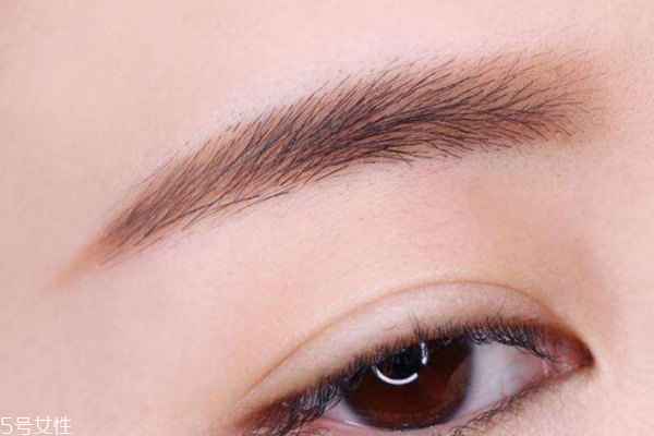眉筆顏色如何選擇 3種必備常見(jiàn)色pk