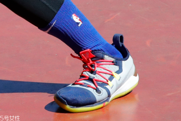 耐克kobe ad ep2018實戰(zhàn)測評 科比生日戰(zhàn)靴 耐克kobe ad ep2018實戰(zhàn)測評 科比生日戰(zhàn)靴