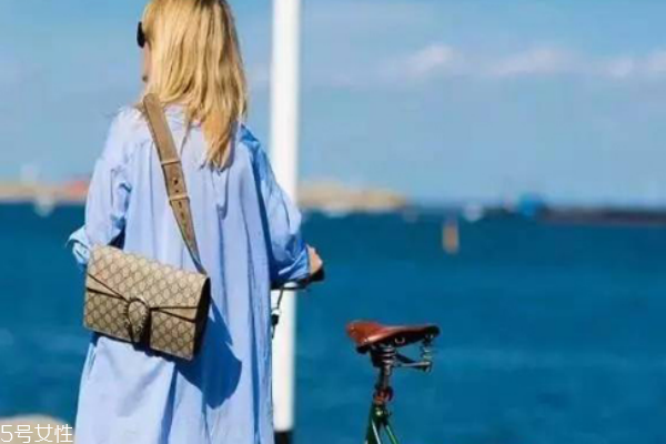 gucci酒神包怎么打開(kāi) 虎頭有玄機(jī)