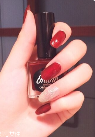 秋冬顯白指甲油顏色推薦 這4個色妥妥適合黃肌 秋冬顯白指甲油顏色推薦 這4個色妥妥適合黃肌