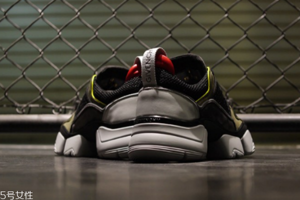 紀梵希老爹鞋多少錢 最火聯(lián)名款 紀梵希老爹鞋多少錢 最火聯(lián)名款