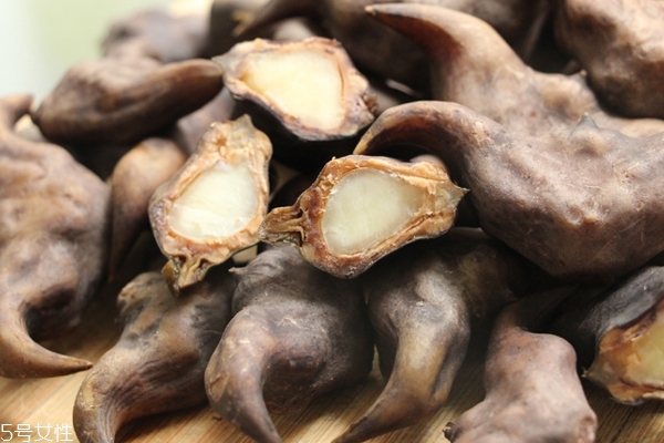 菱角為什么是黑的 可能是氧化了 菱角為什么是黑的 可能是氧化了