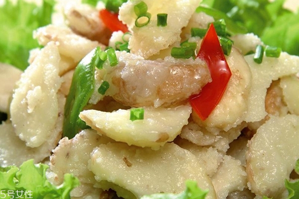 菱角為什么那么臭 可能是淤泥的味道 菱角為什么那么臭 可能是淤泥的味道