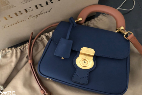 burberry dk88怎么打開 經(jīng)典鎖頭包 burberry dk88怎么打開 經(jīng)典鎖頭包