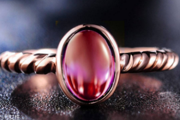 紅碧璽多少錢(qián)一克 大多百元起步