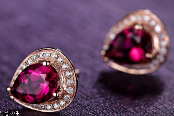 紅碧璽有收藏價值嗎 要注意品質(zhì)選擇 紅碧璽有收藏價值嗎 要注意品質(zhì)選擇