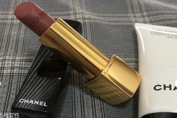香奈兒62適合黃皮嗎 香奈兒62號(hào)口紅多少錢價(jià)格 香奈兒62適合黃皮嗎 香奈兒62號(hào)口紅多少錢價(jià)格