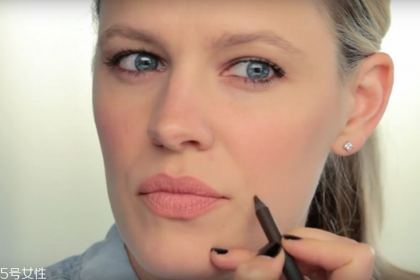 瑪麗蓮夢(mèng)露的痣怎么畫 盤點(diǎn)演藝圈的痣美人 瑪麗蓮夢(mèng)露的痣怎么畫 盤點(diǎn)演藝圈的痣美人