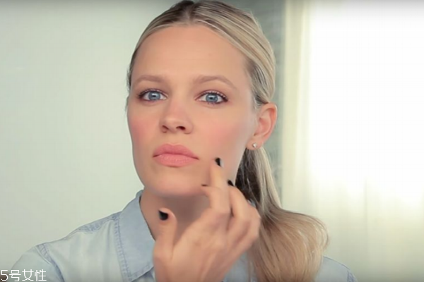 瑪麗蓮夢(mèng)露的痣怎么畫 盤點(diǎn)演藝圈的痣美人 瑪麗蓮夢(mèng)露的痣怎么畫 盤點(diǎn)演藝圈的痣美人