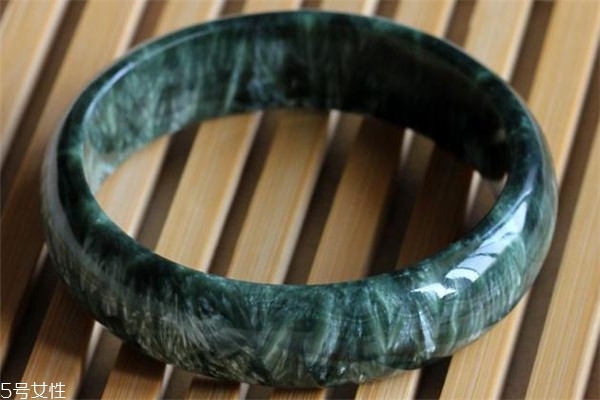 綠龍晶多少錢一克 價值并不高 綠龍晶多少錢一克 價值并不高