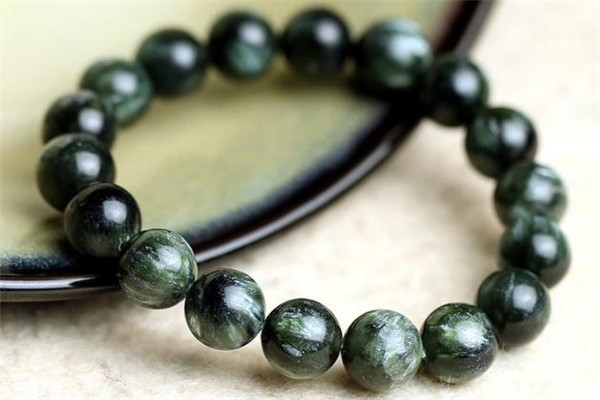 綠龍晶多少錢一克 價值并不高 綠龍晶多少錢一克 價值并不高