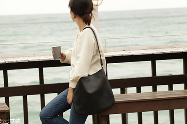 皮包可以用鞋油擦嗎 并不適合 皮包可以用鞋油擦嗎 并不適合