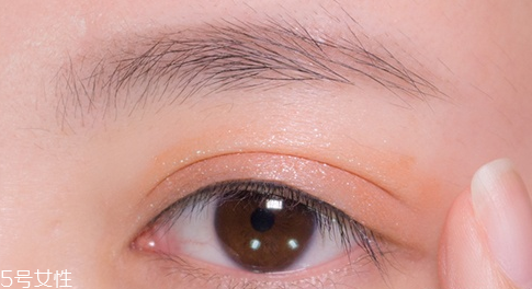 韓國橘色系妝容教程 韓國橘色淡妝步驟畫法 韓國橘色系妝容教程 韓國橘色淡妝步驟畫法