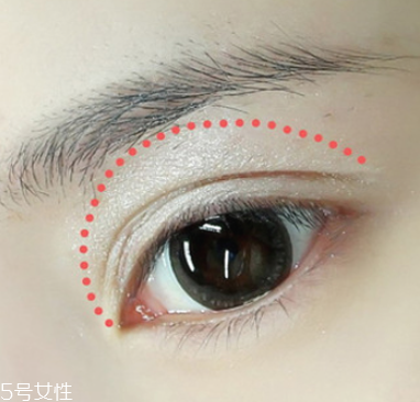 灰綠色系眼妝的畫(huà)法 龐克風(fēng)小煙熏眼妝 灰綠色系眼妝的畫(huà)法 龐克風(fēng)小煙熏眼妝