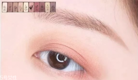 酒紅色眼妝畫法技巧 秋冬必入的酒紅色眼影推薦 酒紅色眼妝畫法技巧 秋冬必入的酒紅色眼影推薦