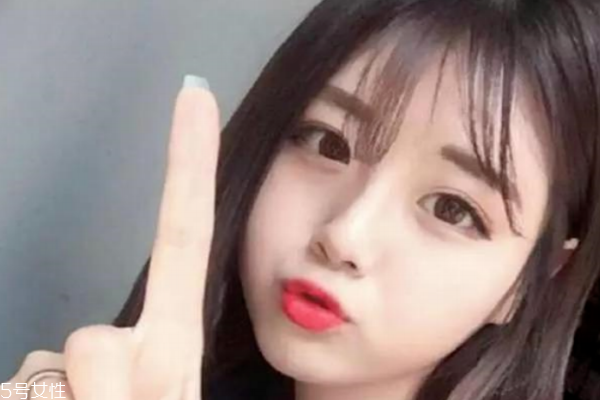 沒(méi)帶工具怎樣用手上妝 這樣上妝上班不遲到 沒(méi)帶工具怎樣用手上妝 這樣上妝上班不遲到