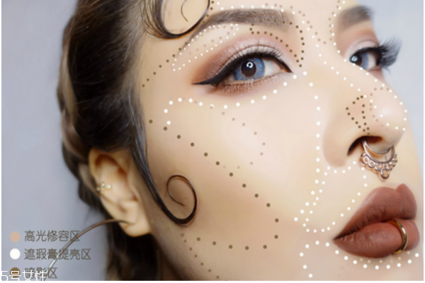 歐美妝容的步驟圖解 藍(lán)色煙熏妝讓你驚艷全場(chǎng)