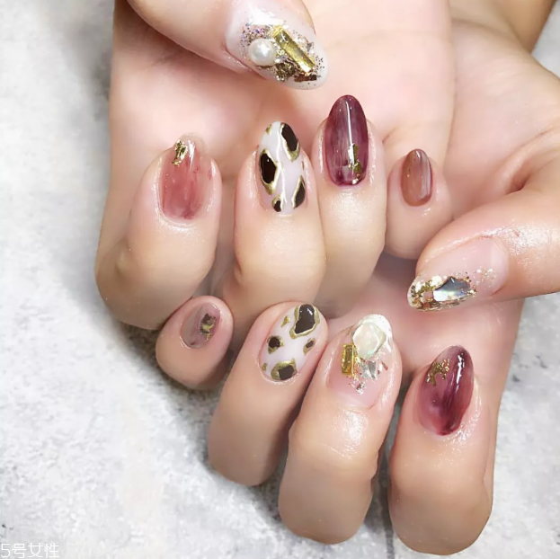 2018新款秋冬豹紋美甲 日常又有氣質(zhì)的美甲 2018新款秋冬豹紋美甲 日常又有氣質(zhì)的美甲