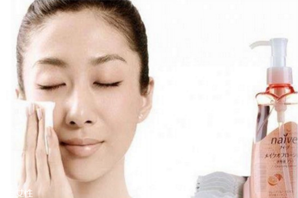 卸妝油有什么作用 卸妝油別的用處 卸妝油有什么作用 卸妝油別的用處