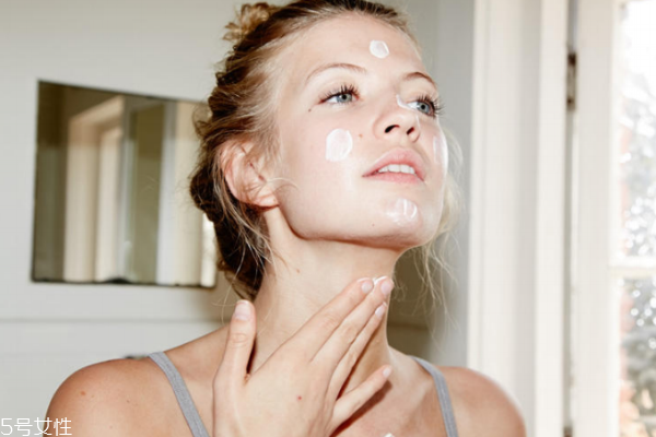 秋季怎樣挑面膜 4步輕松應對肌膚狂躁