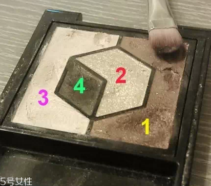 學(xué)生如何畫(huà)眼妝 搞懂7步驟清新又自然