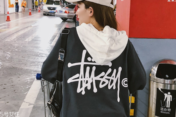 stussy是哪個(gè)國(guó)家的 年輕人都愛(ài)它