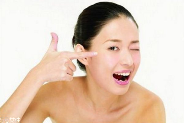 還敢擠痘痘，你知道擠出來的是什么嗎