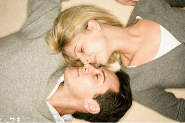 熱戀時(shí)需要注意的事，閨蜜也要提防