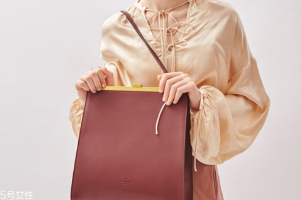 皮包護(hù)理用什么油 要注意這些 皮包護(hù)理用什么油 要注意這些